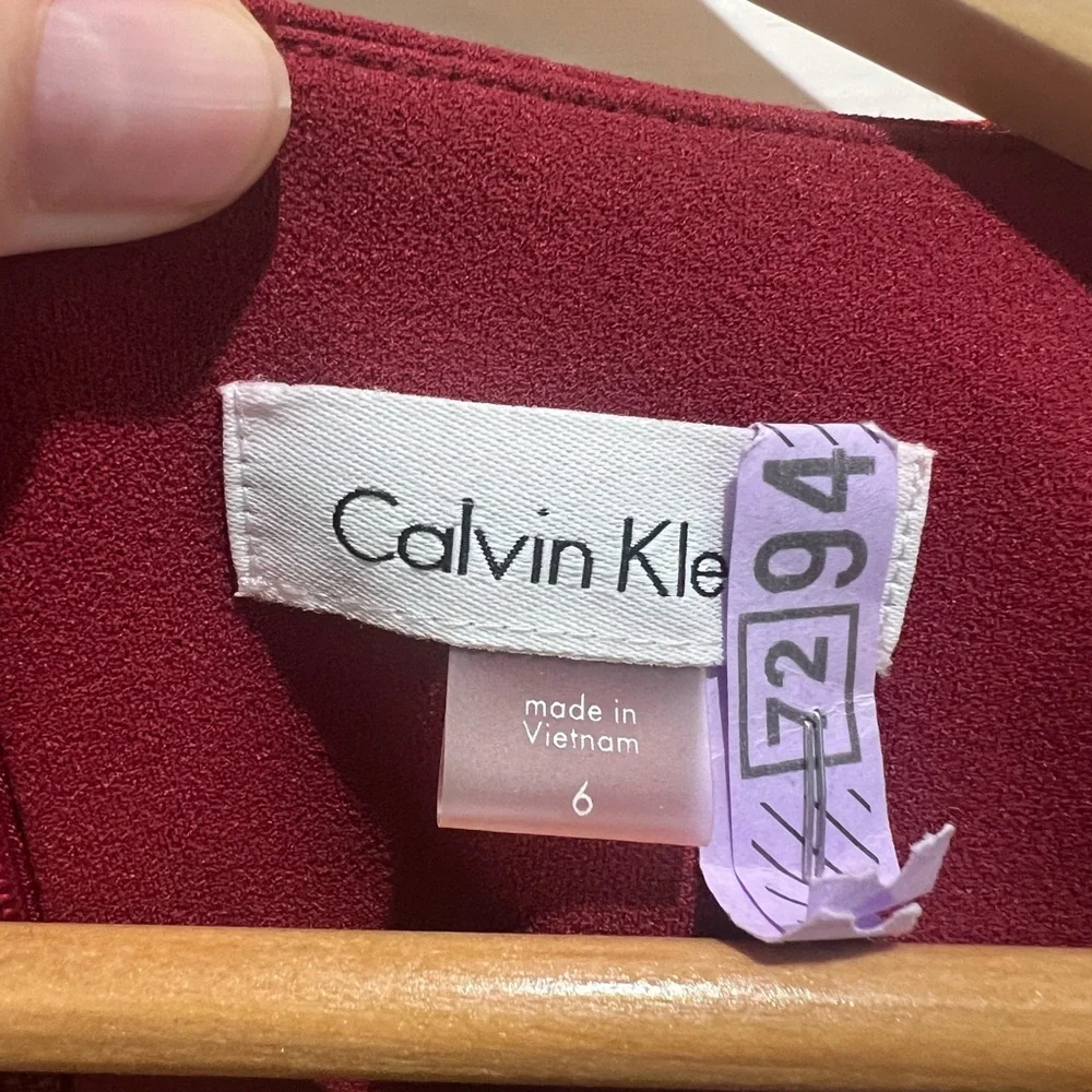 Calvin Klein dress.  Size 6 - Picture 2 of 3
